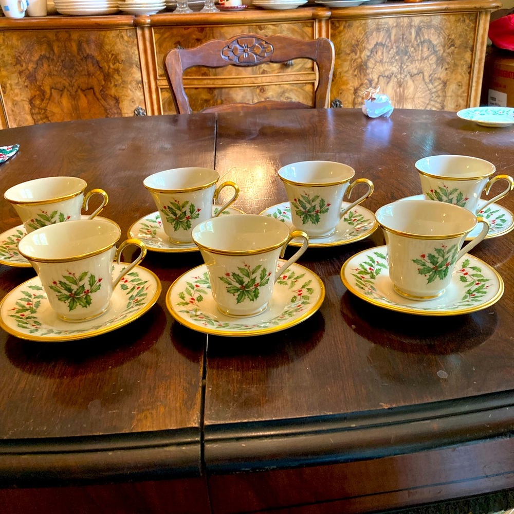 Elegant Lenox Retro Holiday Cups and Saucers.